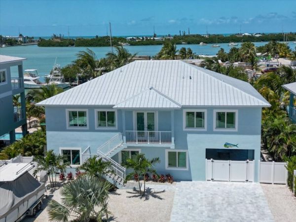 Marathon Vacation Home Water Views Sleeps 10 Guests