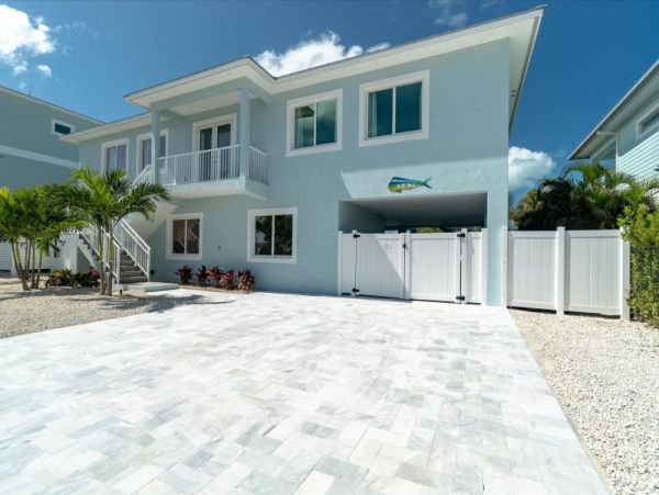 Marathon Vacation Home Water Views Sleeps 10 Guests