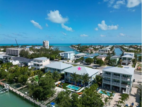 Marathon Vacation Home Water Views Sleeps 10 Guests