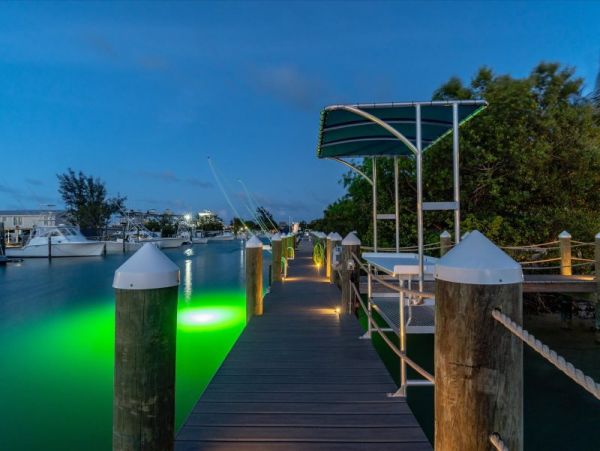 Marathon Vacation Home Water Views Sleeps 10 Guests