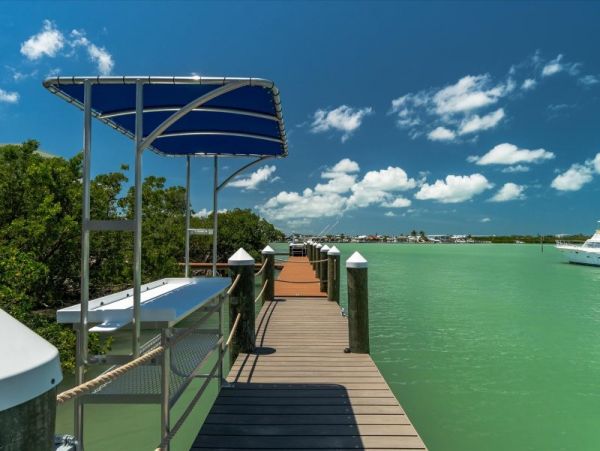 Marathon Vacation Home Water Views Sleeps 10 Guests