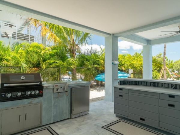 Marathon Vacation Home Water Views Sleeps 10 Guests