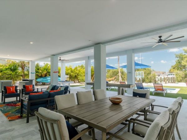 Marathon Vacation Home Water Views Sleeps 10 Guests