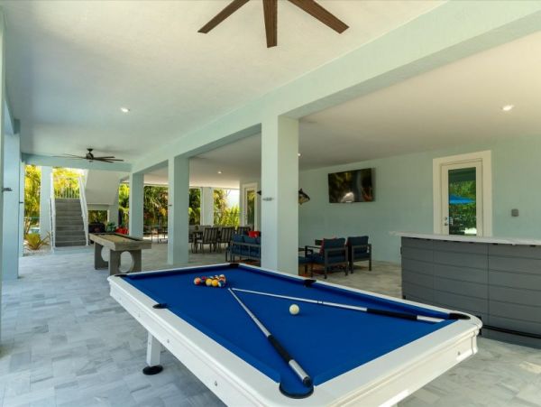 Marathon Vacation Home Water Views Sleeps 10 Guests