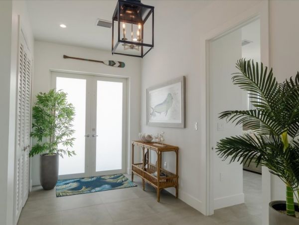Marathon Vacation Home Water Views Sleeps 10 Guests