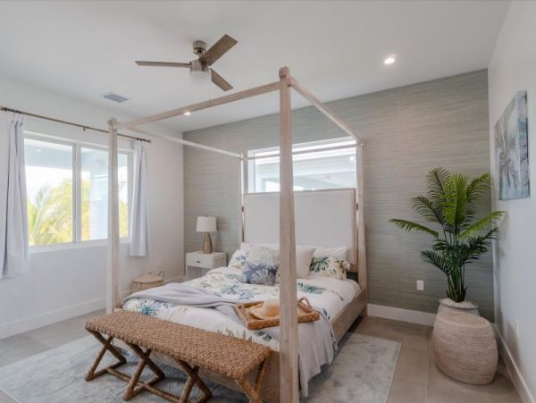 Marathon Vacation Home Water Views Sleeps 10 Guests