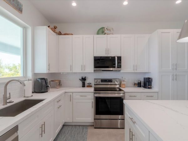 Marathon Vacation Home Water Views Sleeps 10 Guests