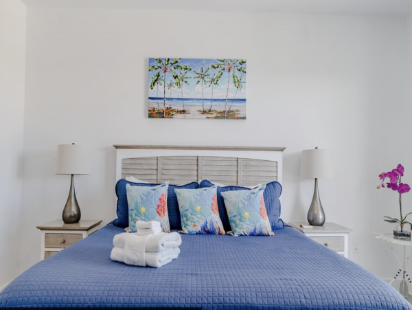 Coco Plum Marathon Walk to Beach Villa Pool Dock!
