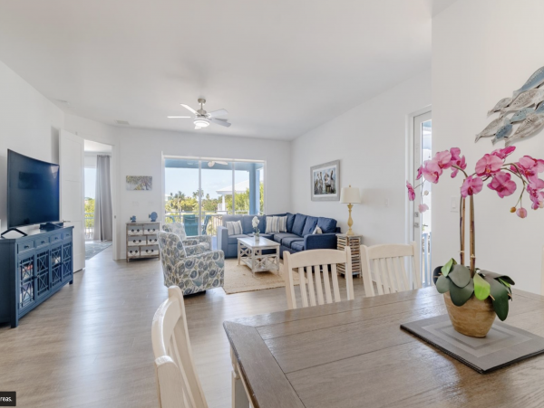 Coco Plum Marathon Walk to Beach Villa Pool Dock!