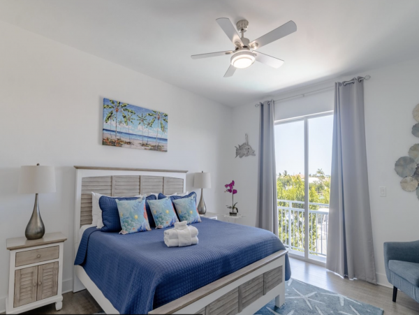 Coco Plum Marathon Walk to Beach Villa Pool Dock!