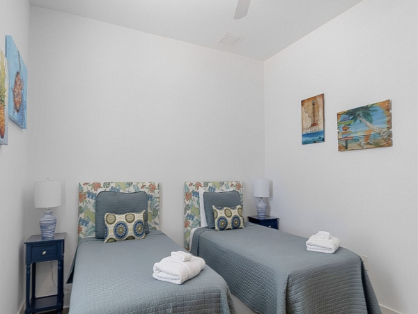 Coco Plum Marathon Walk to Beach Villa Pool Dock!