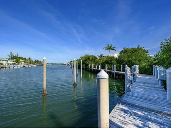 Coco Plum Marathon Walk to Beach Villa Pool Dock!