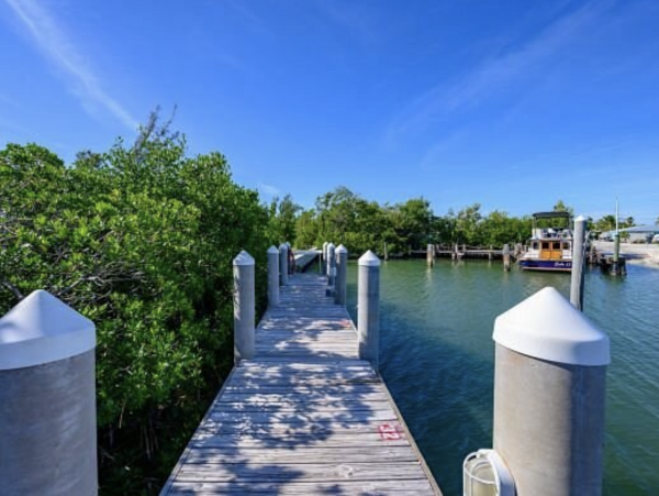 Coco Plum Marathon Walk to Beach Villa Pool Dock!