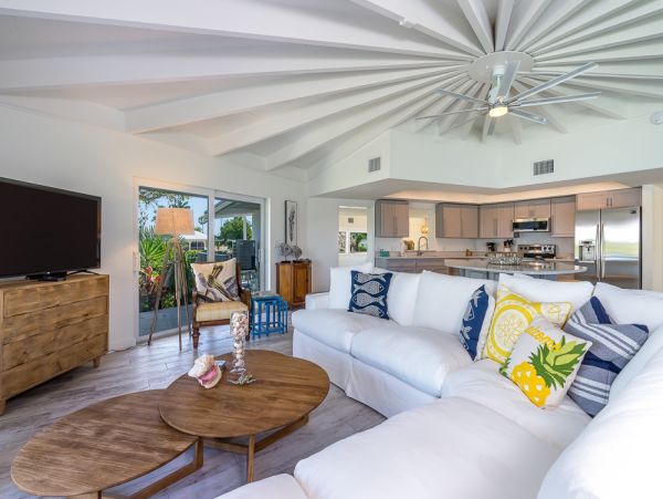Elegant Marathon Five Bedroom Vacation Pool Home