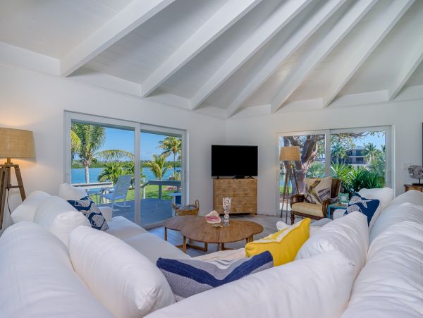 Elegant Marathon Five Bedroom Vacation Pool Home
