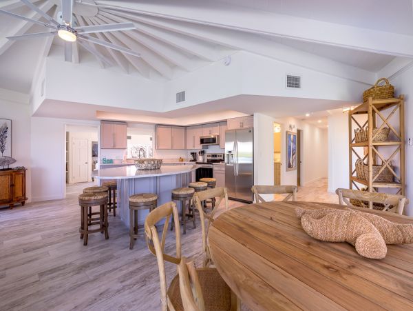 Elegant Marathon Five Bedroom Vacation Pool Home