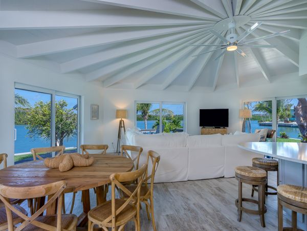 Elegant Marathon Five Bedroom Vacation Pool Home