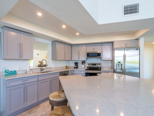 Elegant Marathon Five Bedroom Vacation Pool Home