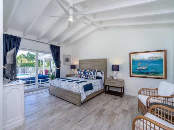 Elegant Marathon Five Bedroom Vacation Pool Home