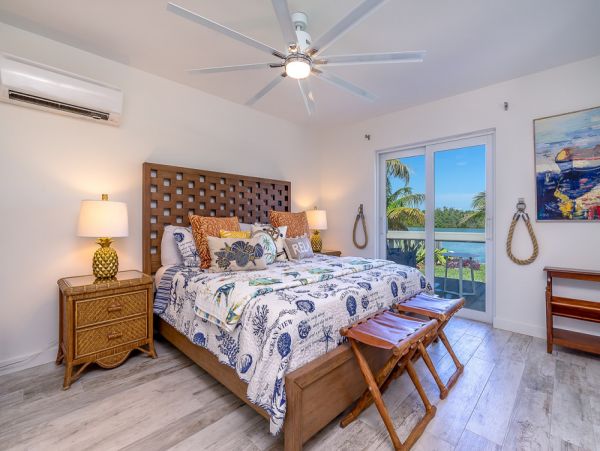Elegant Marathon Five Bedroom Vacation Pool Home