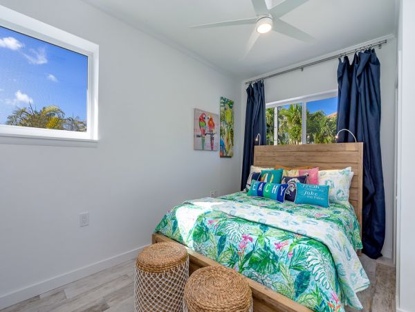 Elegant Marathon Five Bedroom Vacation Pool Home