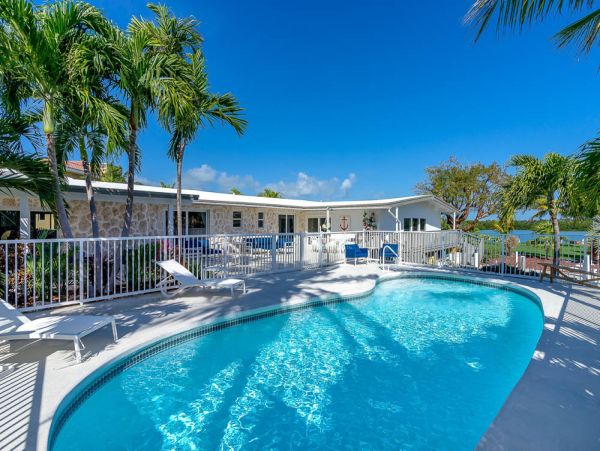 Elegant Marathon Five Bedroom Vacation Pool Home