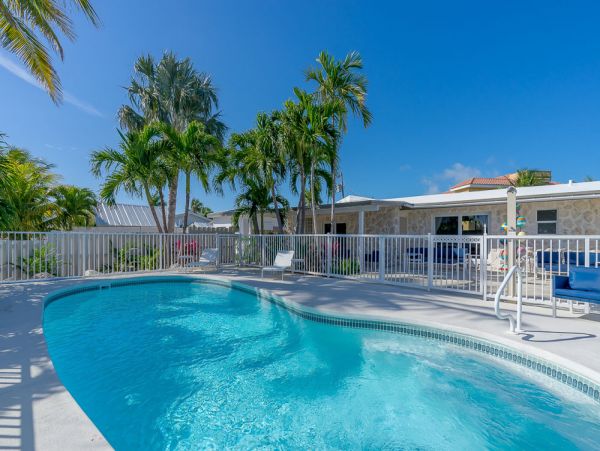Elegant Marathon Five Bedroom Vacation Pool Home