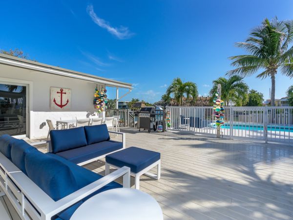 Elegant Marathon Five Bedroom Vacation Pool Home