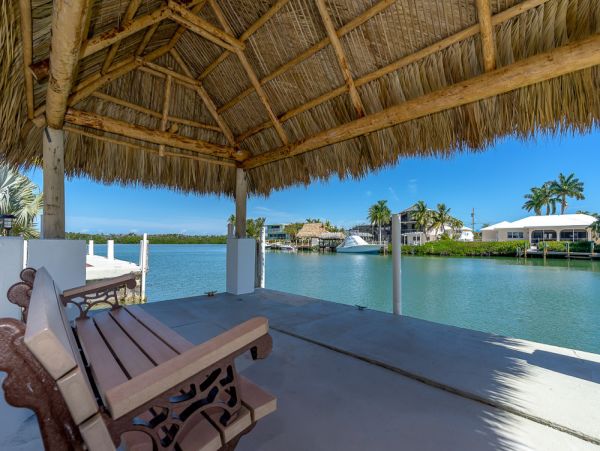 Elegant Marathon Five Bedroom Vacation Pool Home