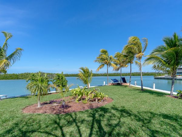 Elegant Marathon Five Bedroom Vacation Pool Home