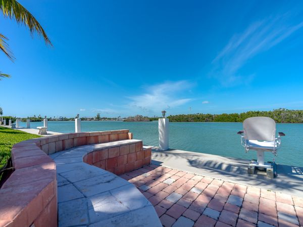 Elegant Marathon Five Bedroom Vacation Pool Home