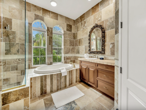 Five Bedroom Siesta Key luxury Plus Den 10 Min Walk to Beach