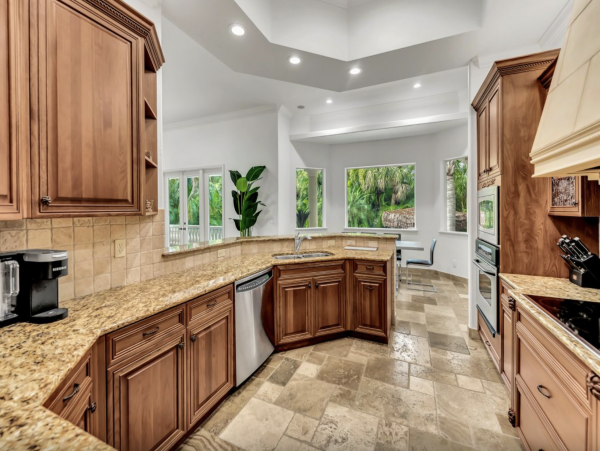Five Bedroom Siesta Key luxury Plus Den 10 Min Walk to Beach
