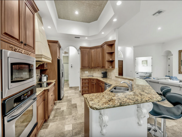 Five Bedroom Siesta Key luxury Plus Den 10 Min Walk to Beach