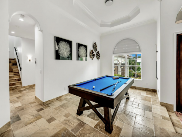 Five Bedroom Siesta Key luxury Plus Den 10 Min Walk to Beach