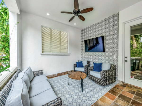 Five Bedroom Siesta Key luxury Plus Den 10 Min Walk to Beach