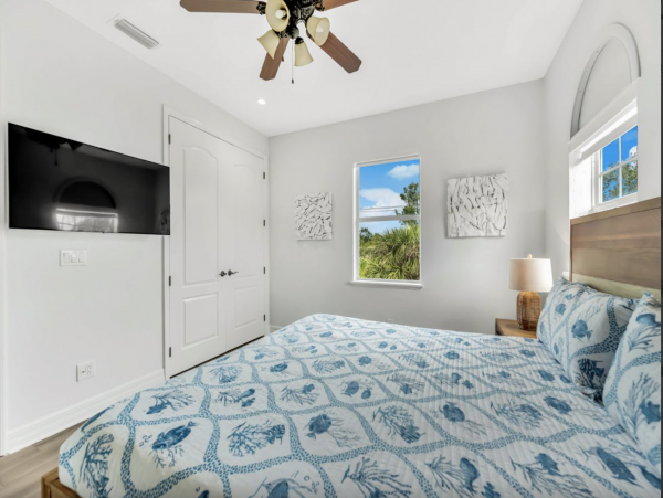 Five Bedroom Siesta Key luxury Plus Den 10 Min Walk to Beach