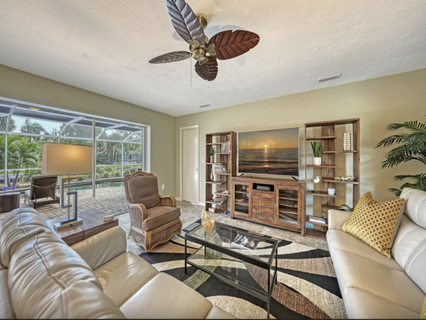 Stroll To the Beach & Siesta Key Villa Amazing Outdoor Area