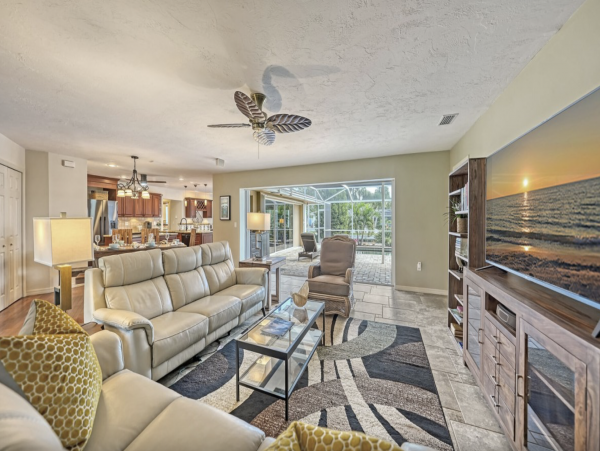 Stroll To the Beach & Siesta Key Villa Amazing Outdoor Area