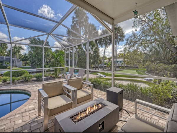 Stroll To the Beach & Siesta Key Villa Amazing Outdoor Area