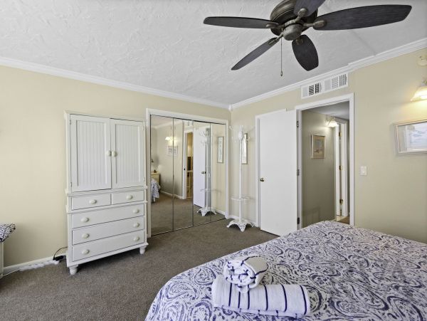 Longboat Key Charming Beachfront Retreat with Gulf Views