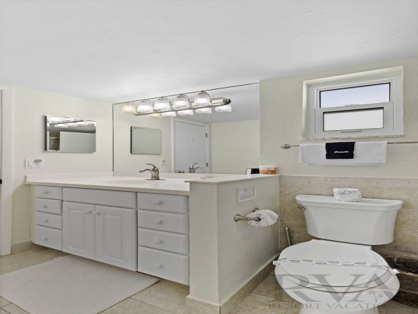 Longboat Key Charming Beachfront Retreat with Gulf Views