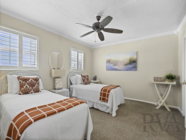 Longboat Key Charming Beachfront Retreat with Gulf Views