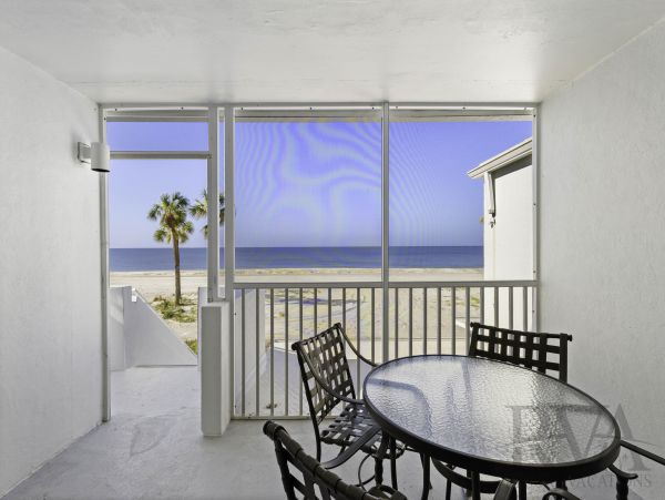Longboat Key Charming Beachfront Retreat with Gulf Views