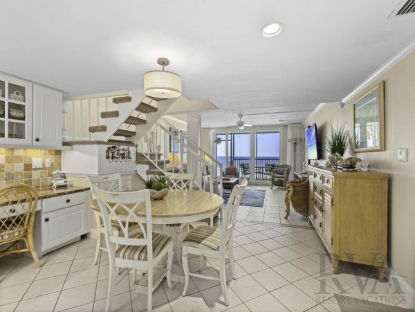Longboat Key Charming Beachfront Retreat with Gulf Views