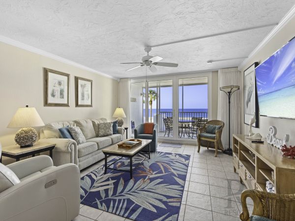 Longboat Key Charming Beachfront Retreat with Gulf Views