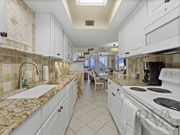 Longboat Key Charming Beachfront Retreat with Gulf Views