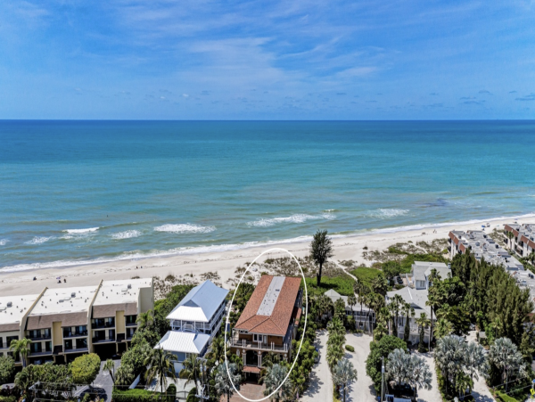 Pure Beachfront luxury Homeaway from Home