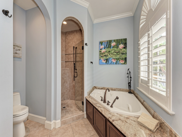 Pure Beachfront luxury Homeaway from Home