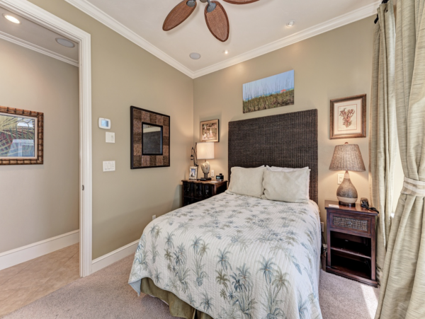 Pure Beachfront luxury Homeaway from Home